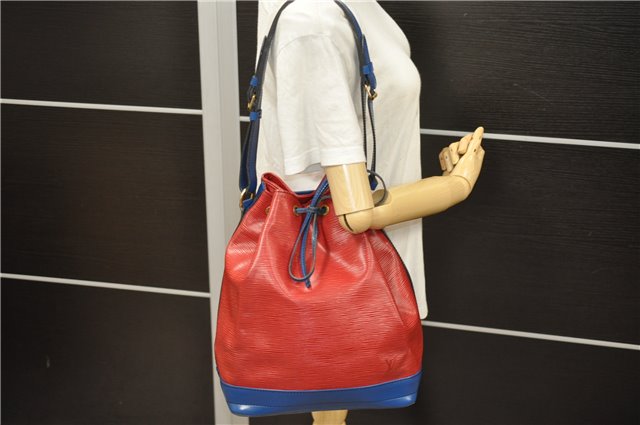 Authentic Louis Vuitton Epi Noe Bi-color Red x Blue Shoulder Bag M44084 LV 5483D