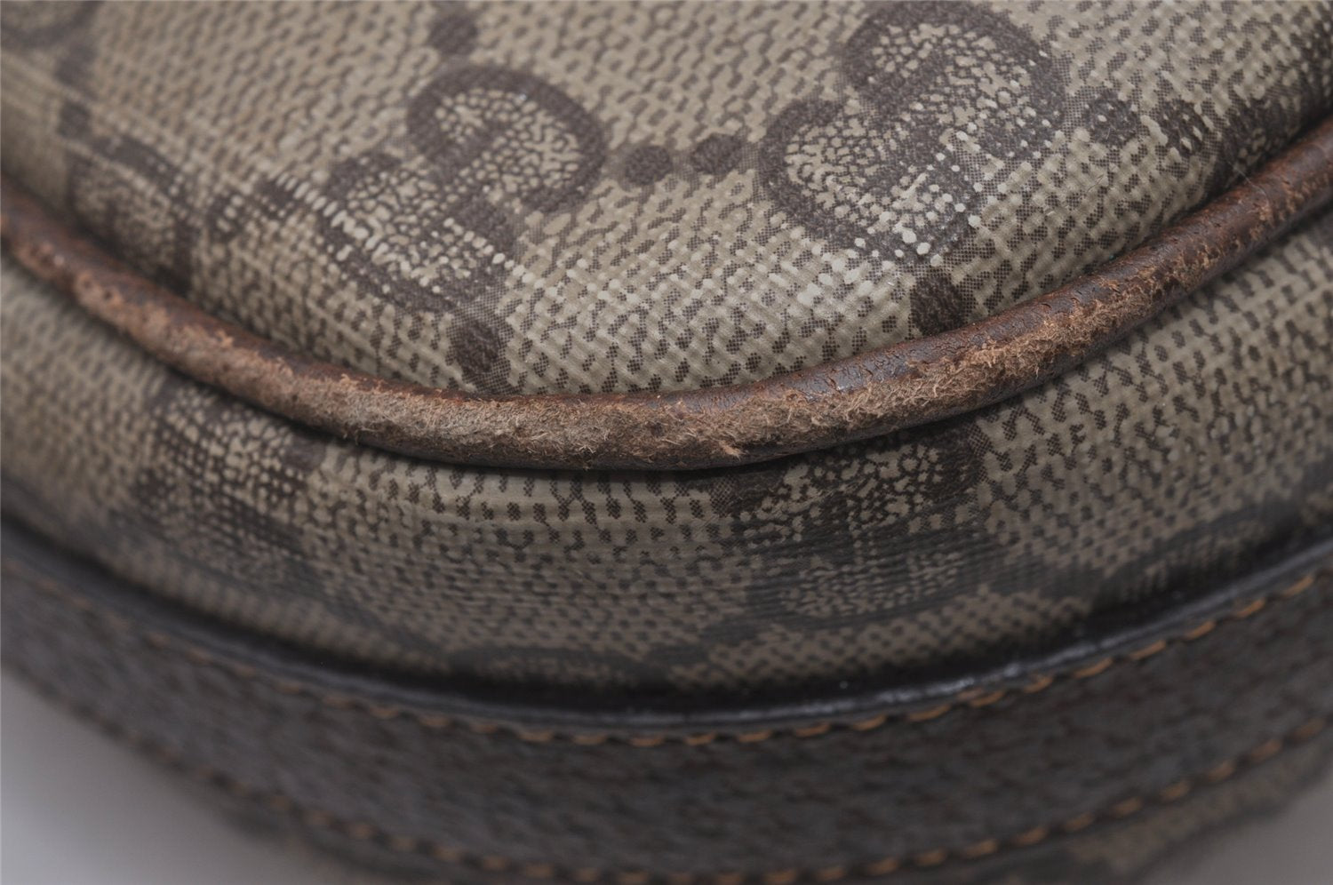 Authentic GUCCI Shoulder Cross Body Bag Purse GG PVC Leather Brown Junk 5487I