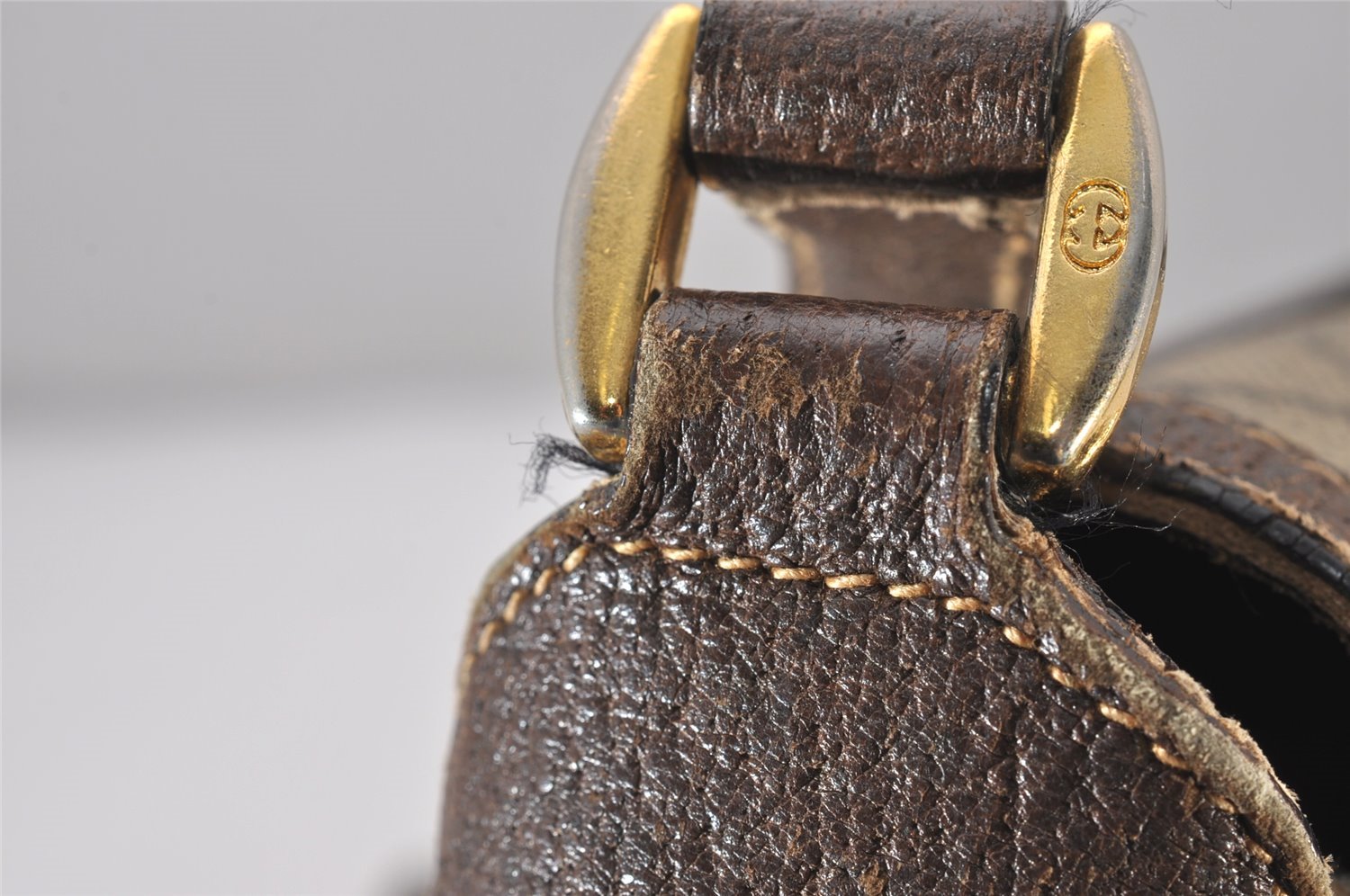 Authentic GUCCI Shoulder Cross Body Bag Purse GG PVC Leather Brown Junk 5487I