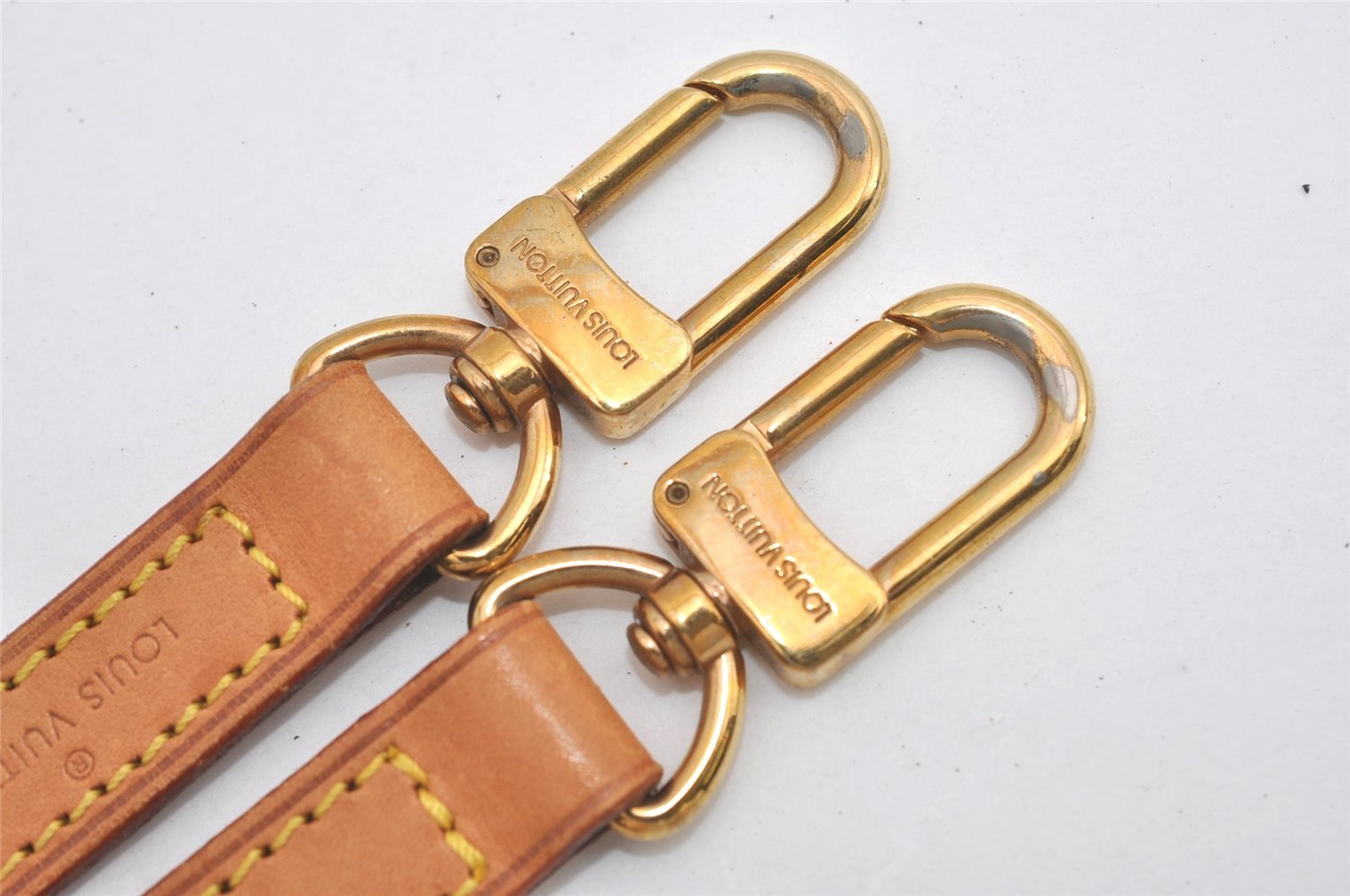 Authentic Louis Vuitton Leather Shoulder Strap Beige 47.2