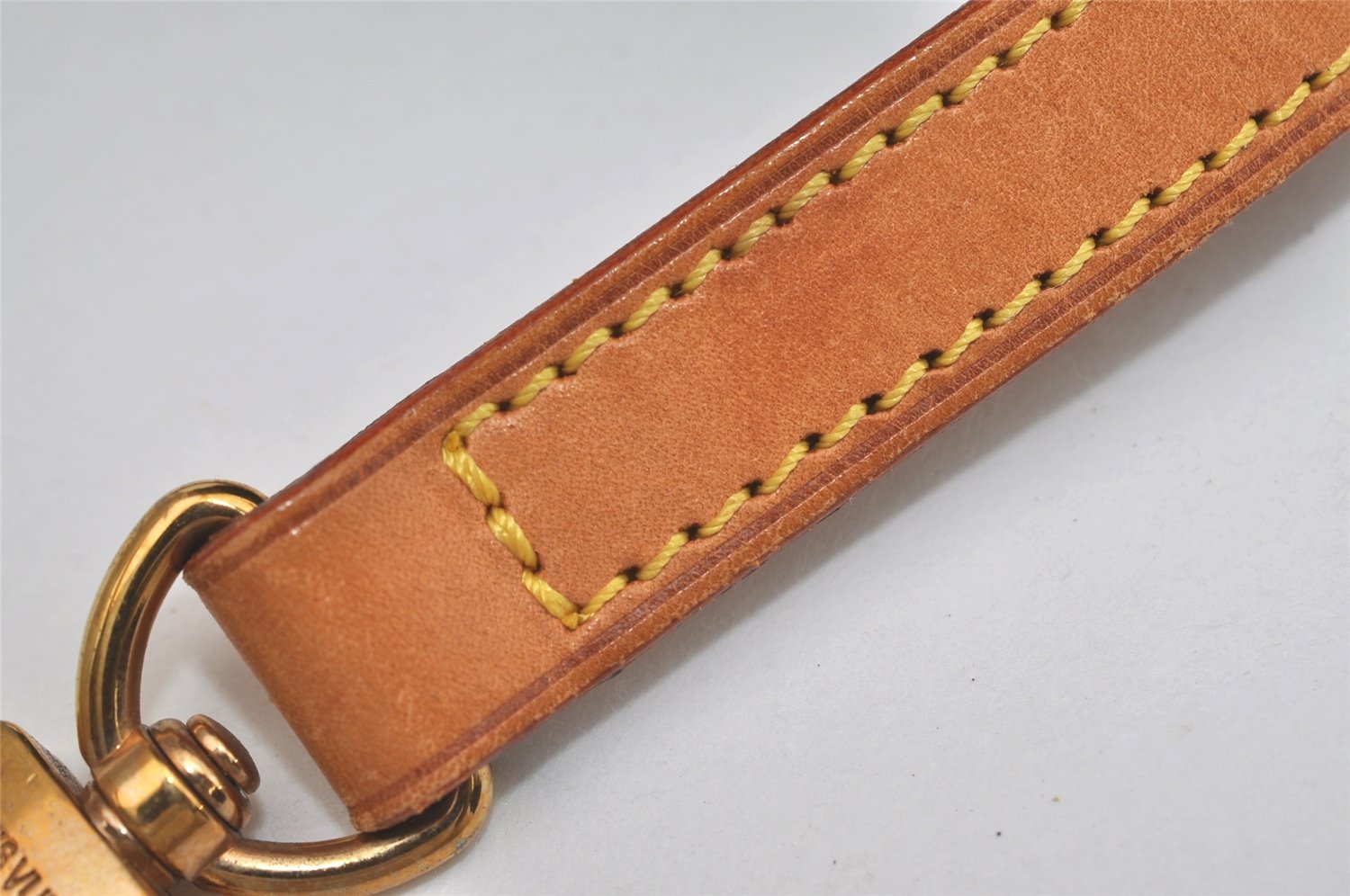 Authentic Louis Vuitton Leather Shoulder Strap Beige 47.2