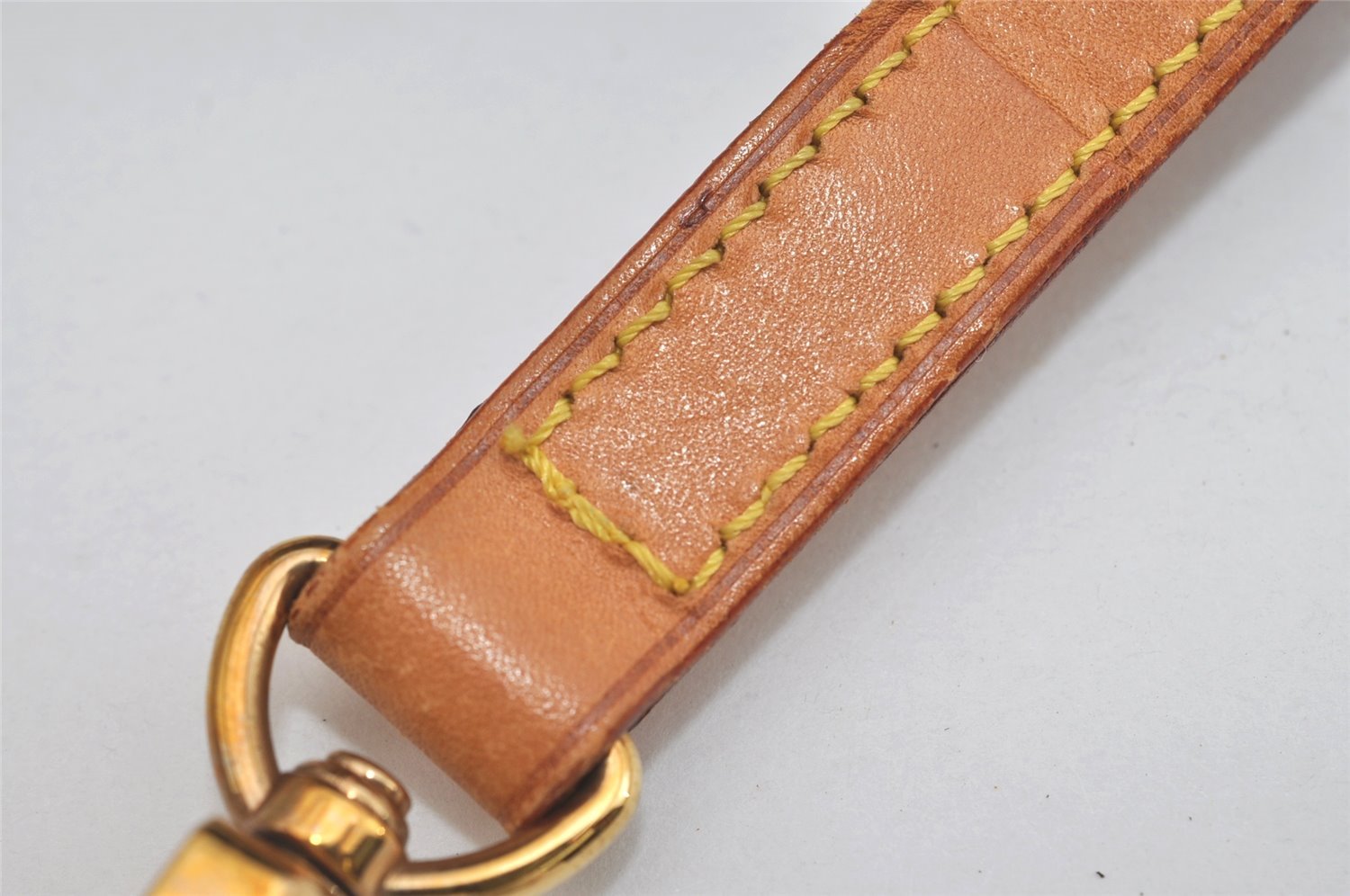 Authentic Louis Vuitton Leather Shoulder Strap Beige 47.2