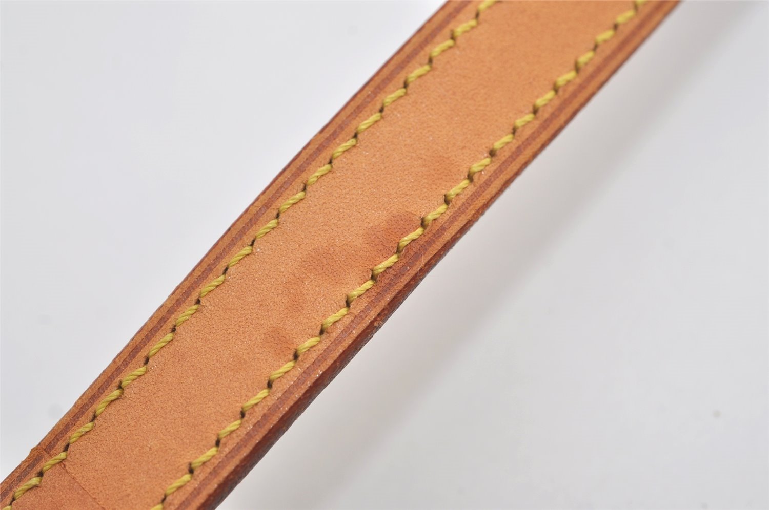 Authentic Louis Vuitton Leather Shoulder Strap Beige 47.2