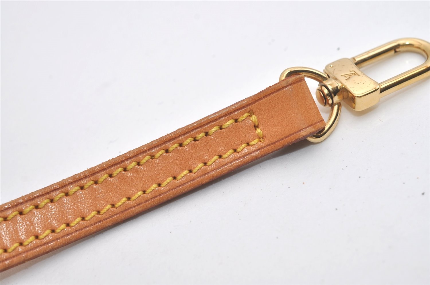 Authentic Louis Vuitton Leather Shoulder Strap Beige 47.2