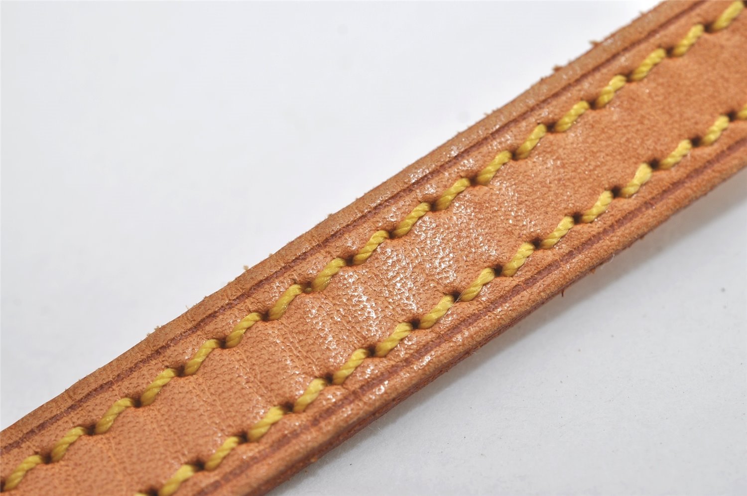 Authentic Louis Vuitton Leather Shoulder Strap Beige 47.2