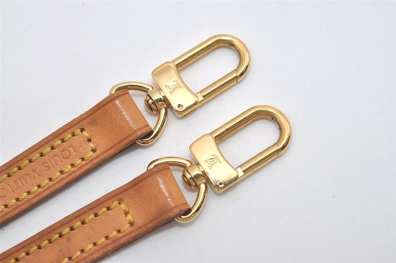 Authentic Louis Vuitton Leather Shoulder Strap Beige 47.2