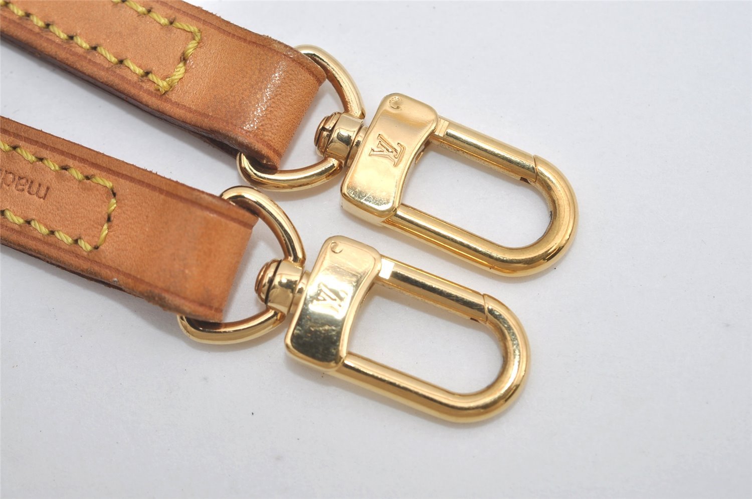 Authentic Louis Vuitton Leather Shoulder Strap Beige 47.2