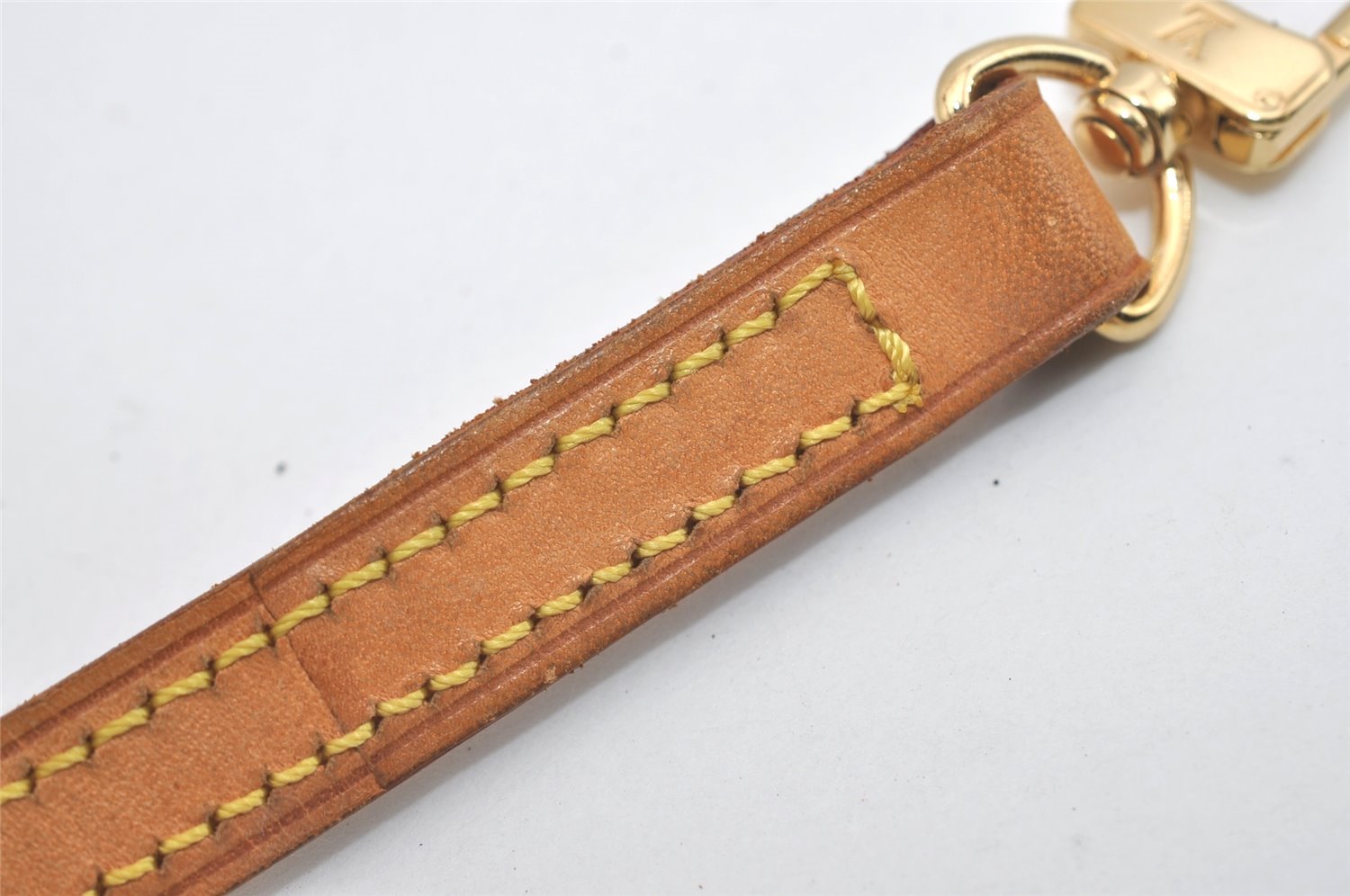 Authentic Louis Vuitton Leather Shoulder Strap Beige 47.2