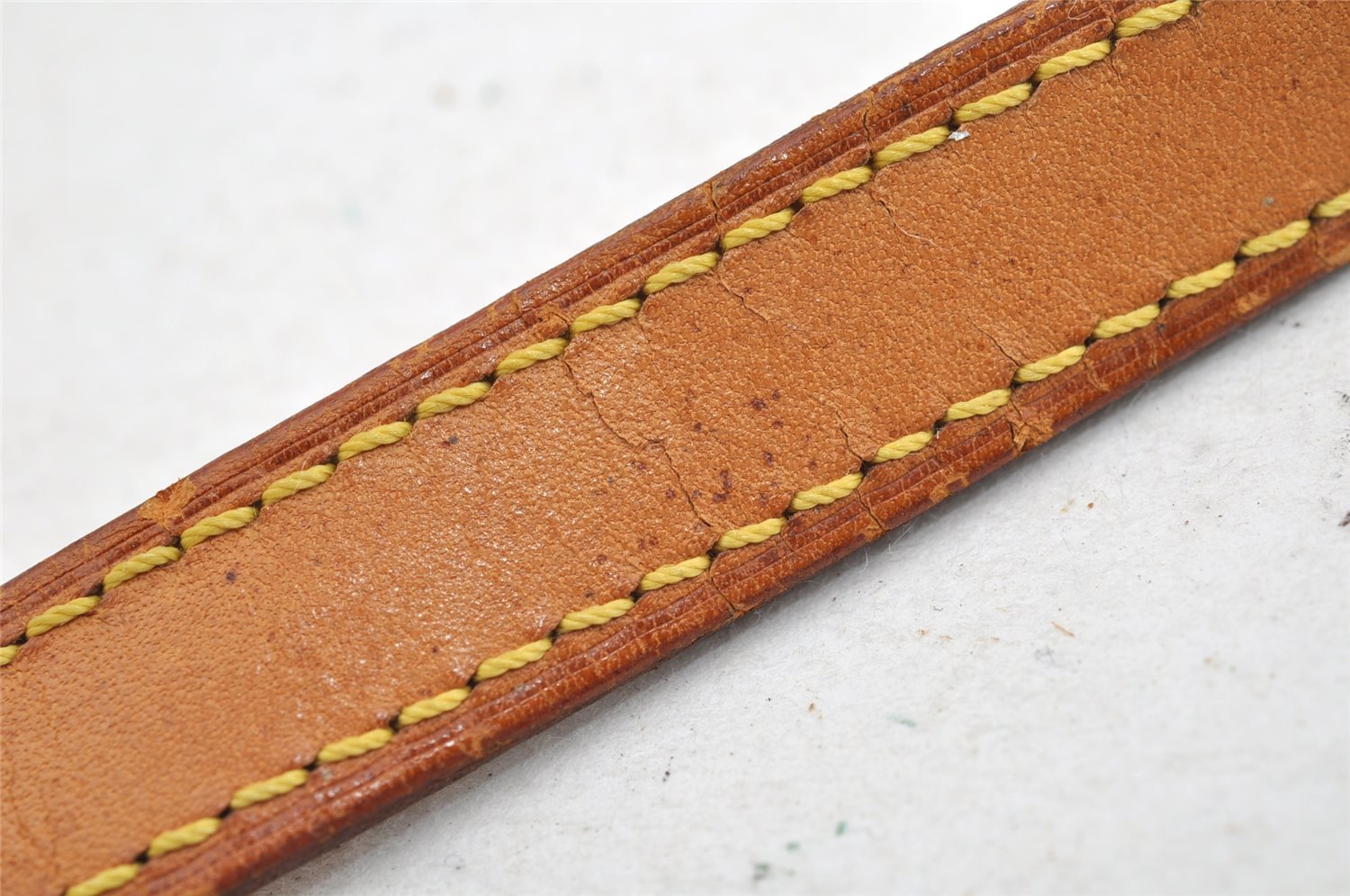 Authentic Louis Vuitton Leather Shoulder Strap Beige 39.4