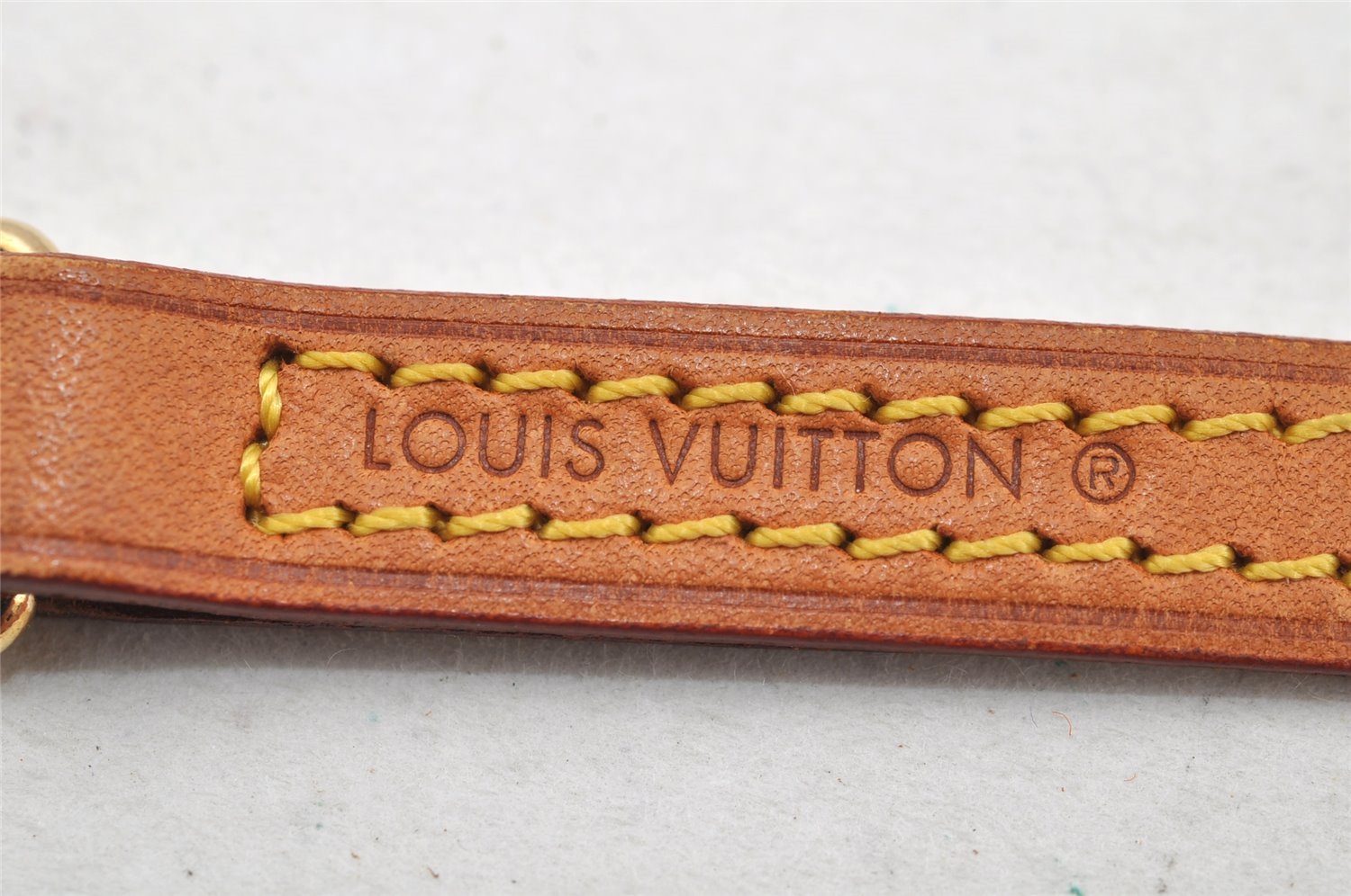 Authentic Louis Vuitton Leather Shoulder Strap Beige 46.9