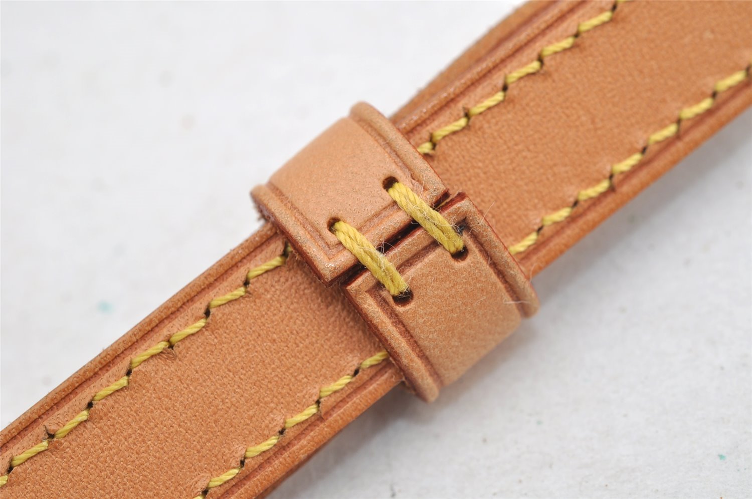 Authentic Louis Vuitton Leather Shoulder Strap Beige 40.2-46.9