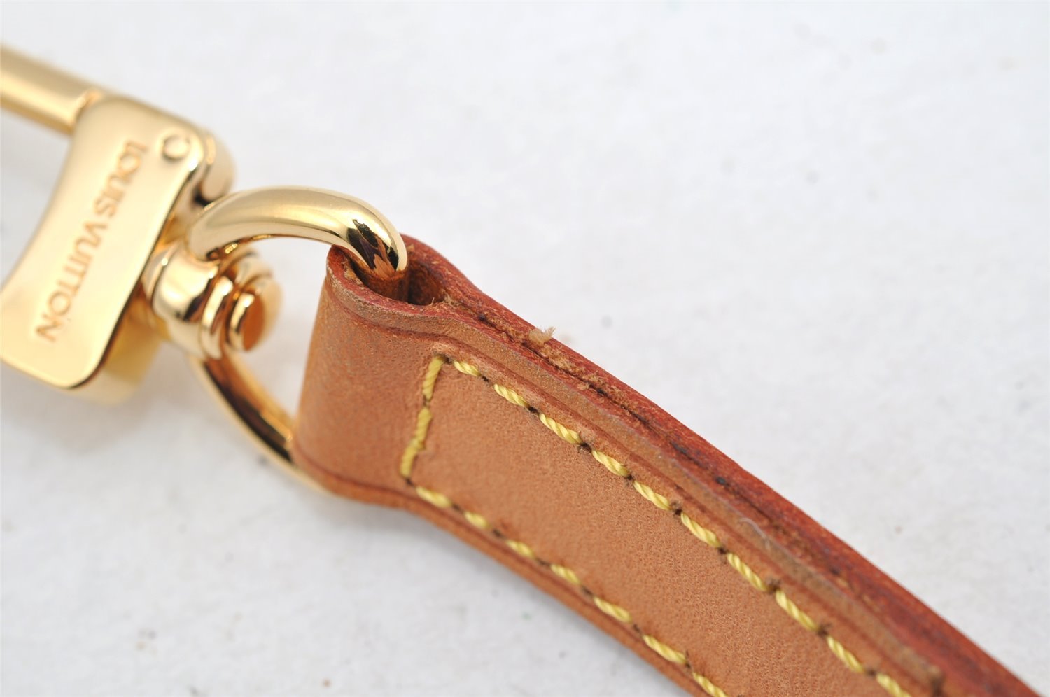 Authentic Louis Vuitton Leather Shoulder Strap Beige 40.2-46.9