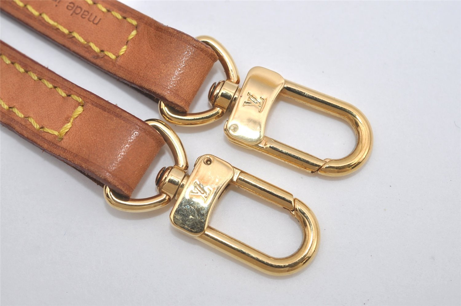 Authentic Louis Vuitton Leather Shoulder Strap Beige 47.2