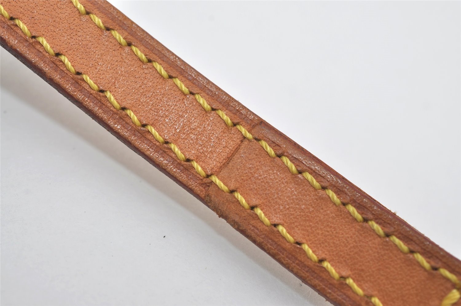 Authentic Louis Vuitton Leather Shoulder Strap Beige 47.2