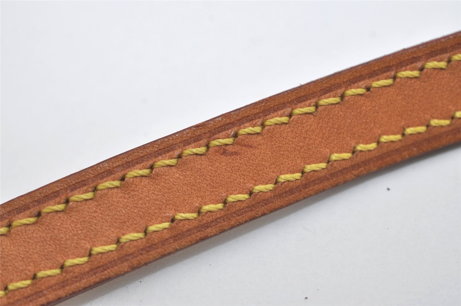 Authentic Louis Vuitton Leather Shoulder Strap Beige 47.2