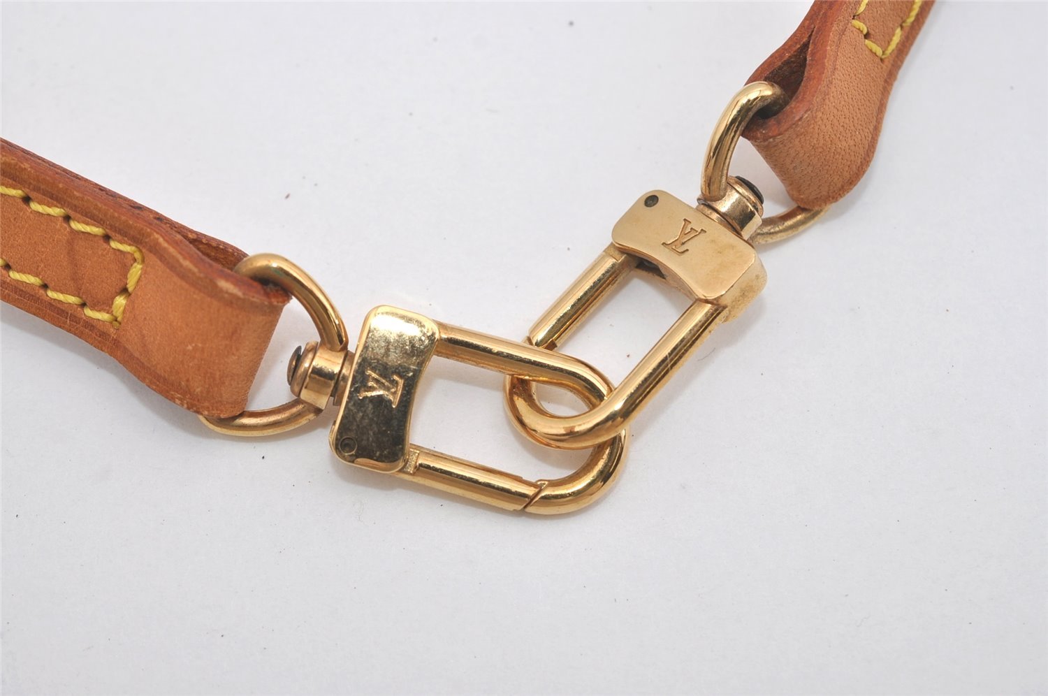 Authentic Louis Vuitton Leather Shoulder Strap Beige 46.9