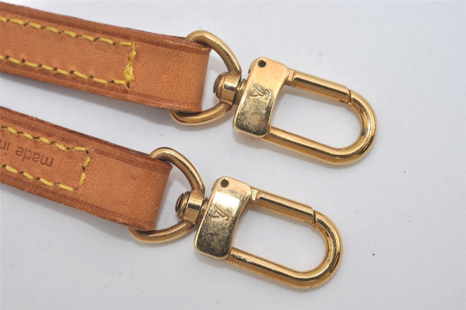 Authentic Louis Vuitton Leather Shoulder Strap Beige 46.9