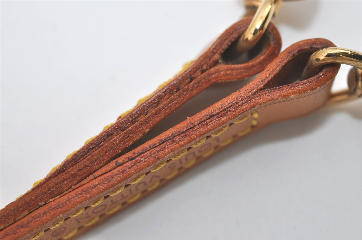 Authentic Louis Vuitton Leather Shoulder Strap Beige 46.9