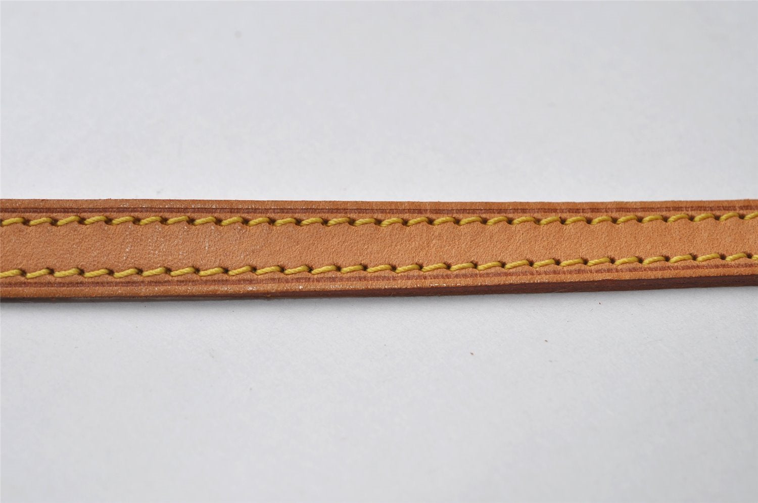 Authentic Louis Vuitton Leather Shoulder Strap Beige 46.9