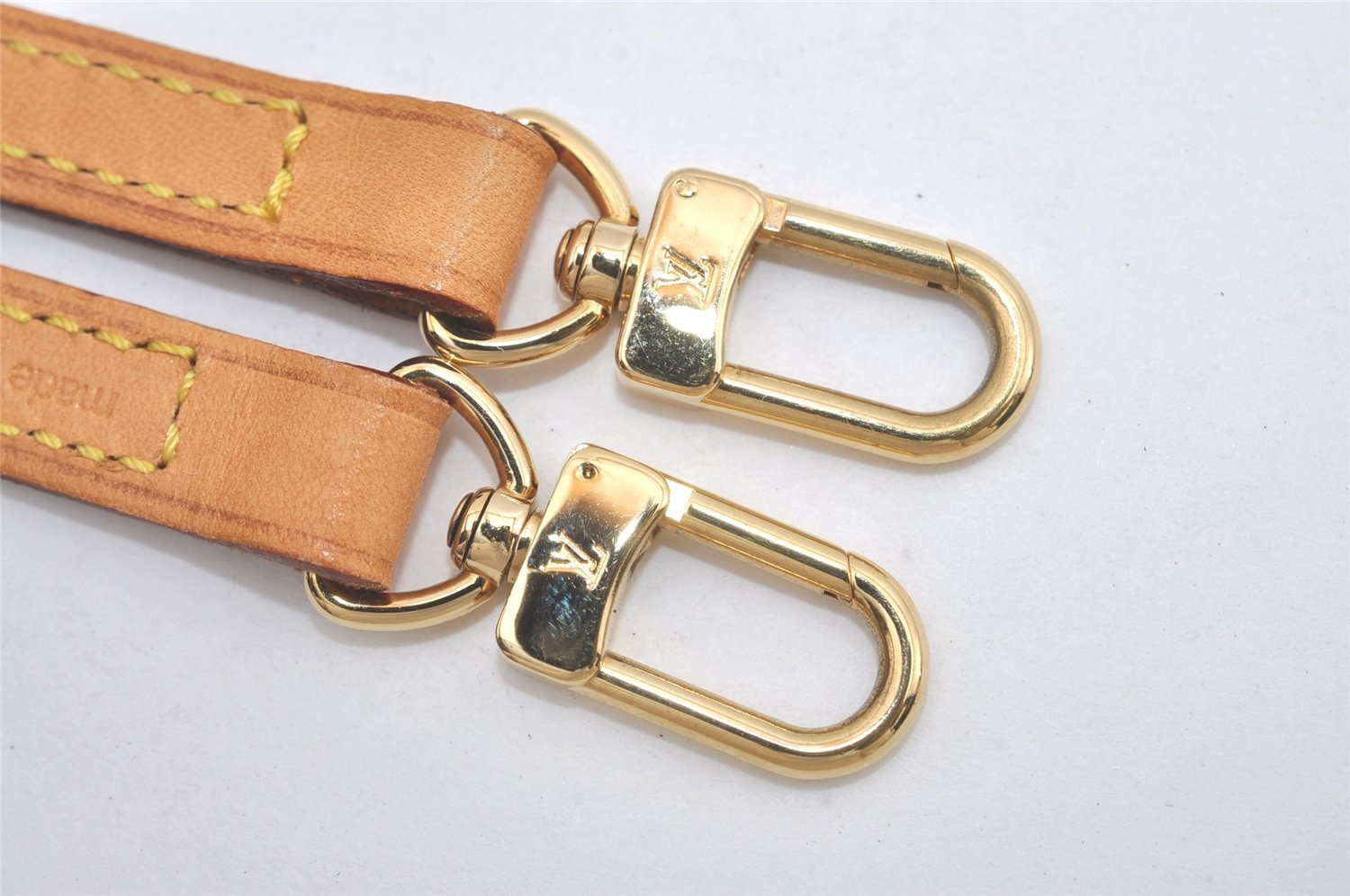 Authentic Louis Vuitton Leather Shoulder Strap Beige 46.9