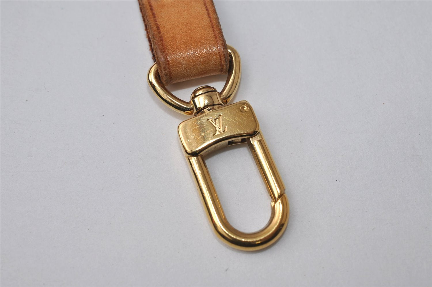 Authentic Louis Vuitton Leather Shoulder Strap Beige 48.4