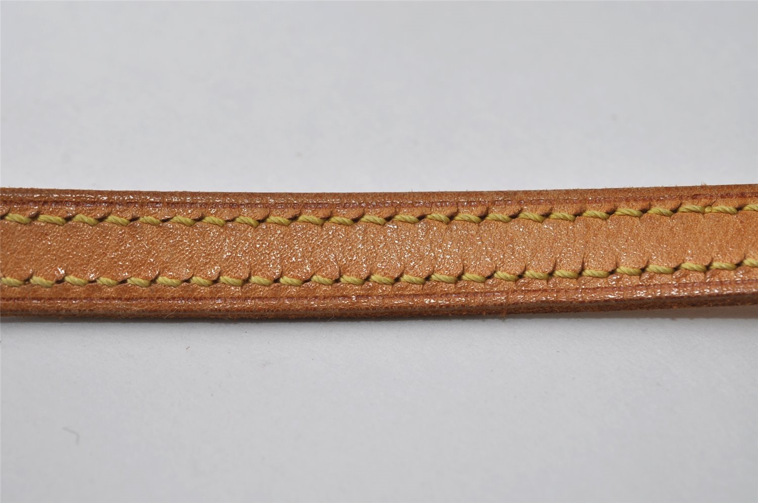 Authentic Louis Vuitton Leather Shoulder Strap Beige 48.4