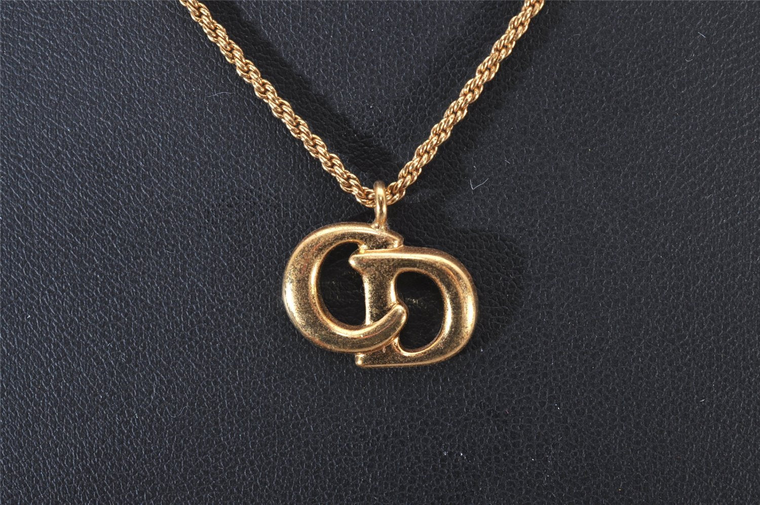 Authentic Christian Dior Gold Tone Chain Pendant Necklace CD 5526I