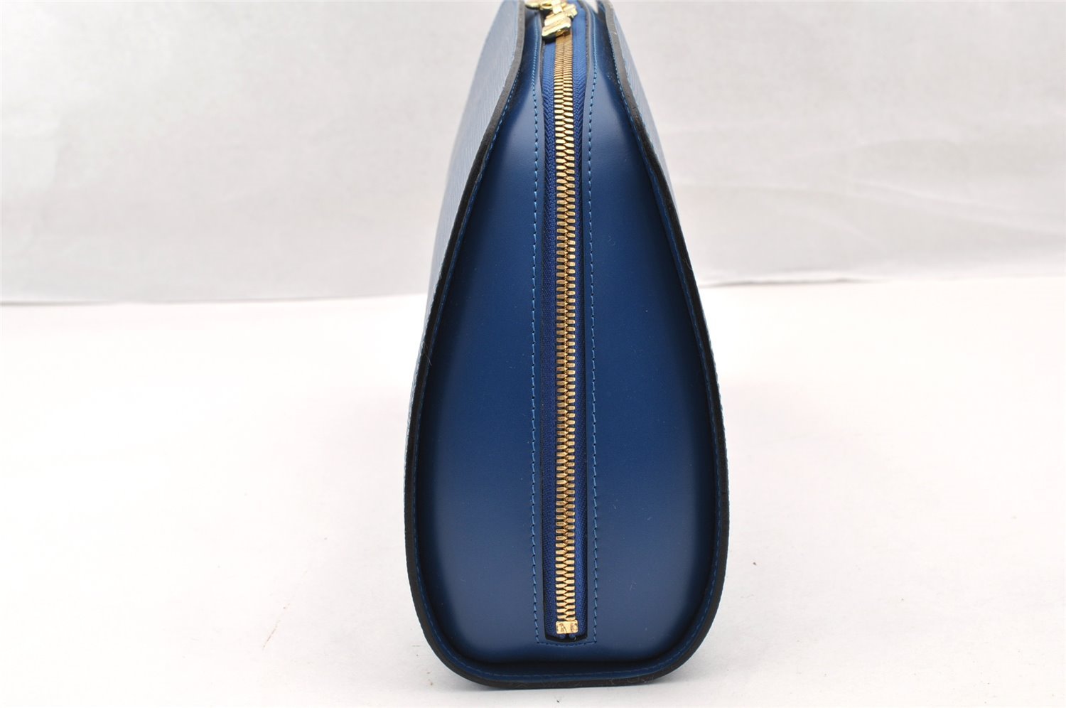 Authentic Louis Vuitton Epi Dauphine GM Cosmetic Pouch Blue M48435 LV 5584I