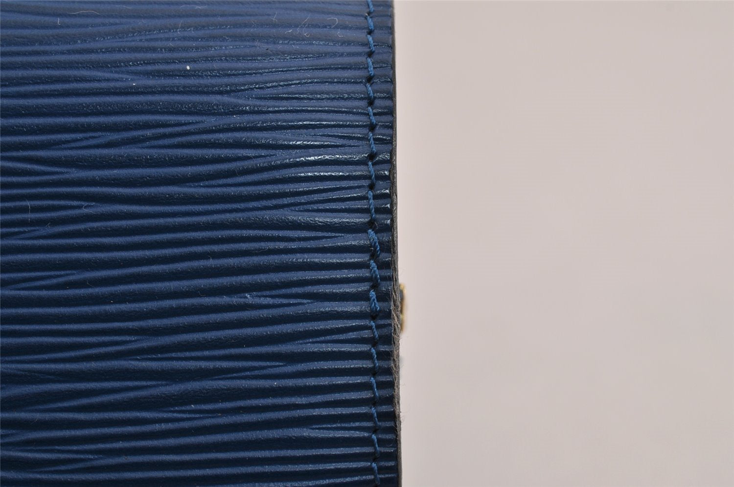 Authentic Louis Vuitton Epi Dauphine GM Cosmetic Pouch Blue M48435 LV 5584I