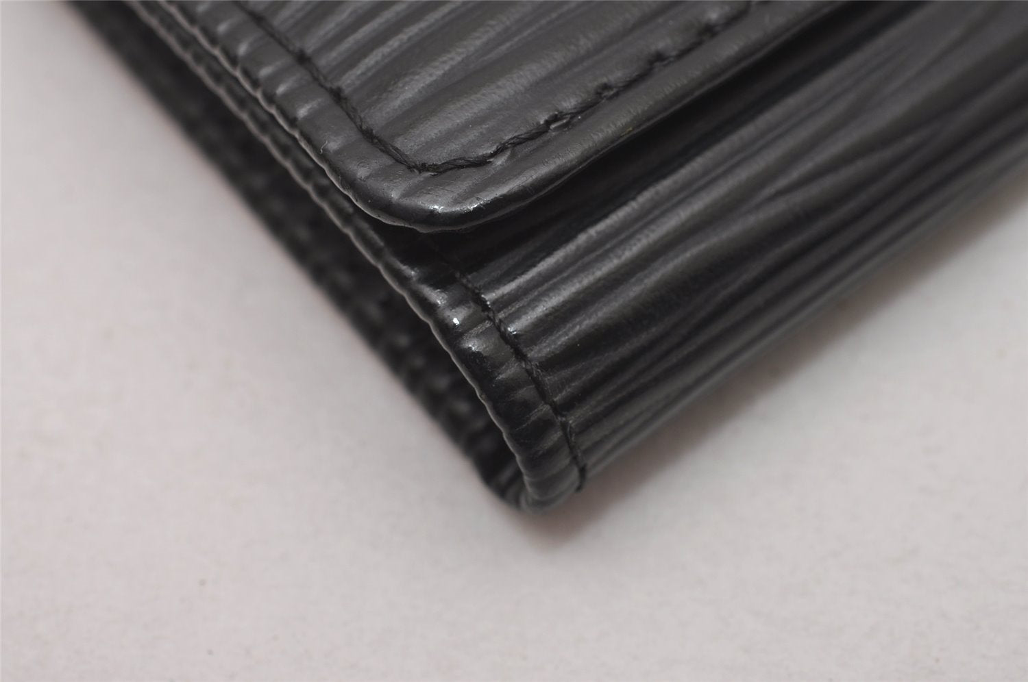 Authentic Louis Vuitton Epi Multicles 4 Key Case Black M63822 LV 5603I