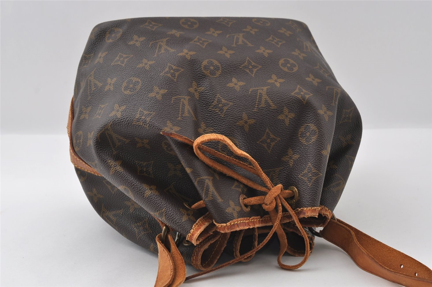 Authentic Louis Vuitton Monogram Petit Noe M42226 Shoulder Drawstring Bag 5615I
