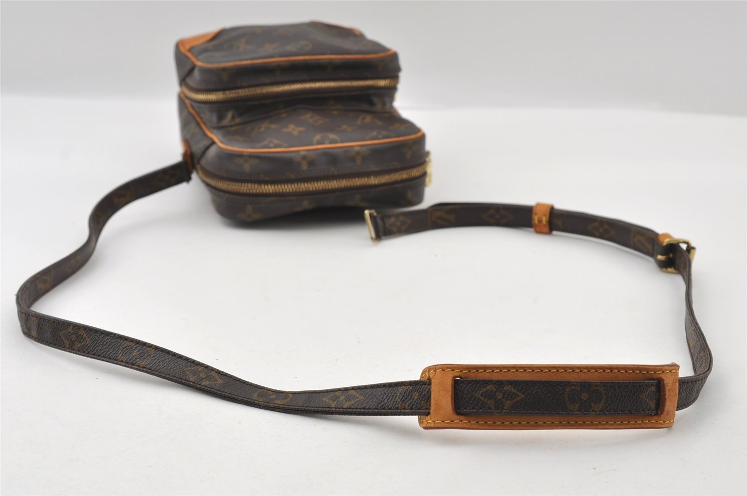 Authentic Louis Vuitton Monogram Amazone Shoulder Cross Bag M45236 LV Junk 5617I