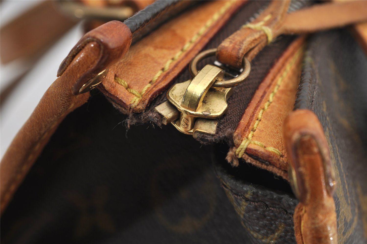 Authentic Louis Vuitton Monogram Popincourt Haut Shoulder Bag M40007 LV 5625I