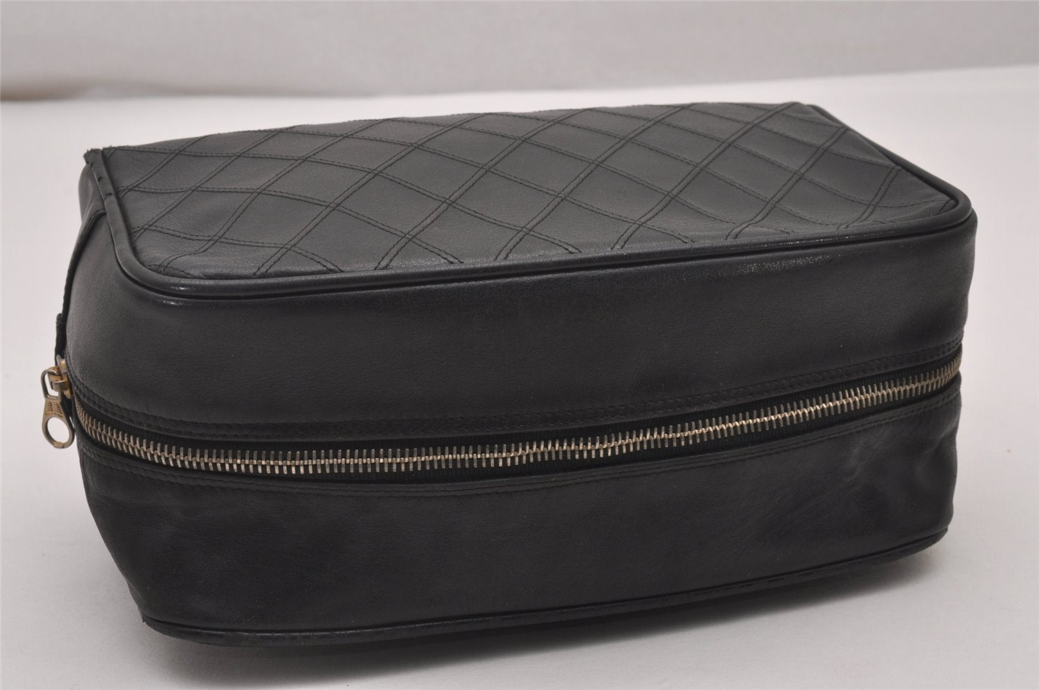 Authentic CHANEL Calf Skin Bicolore CC Logo Clutch Hand Bag Purse Black 5634I