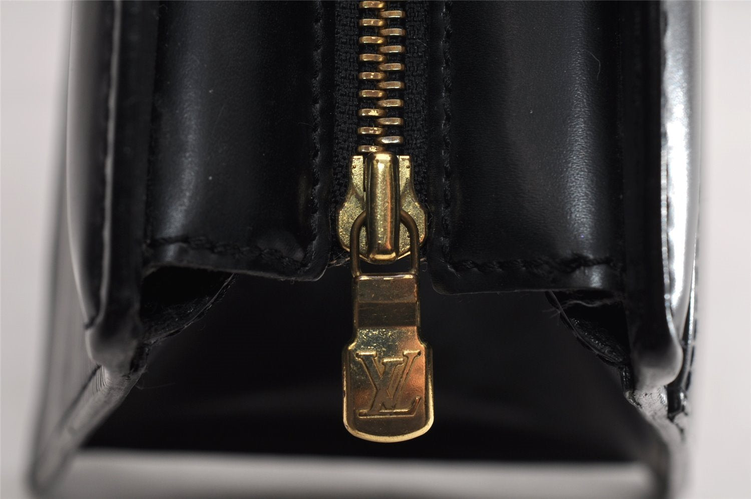 Authentic Louis Vuitton Epi Riviera Hand Bag Black M48182 LV 5637I