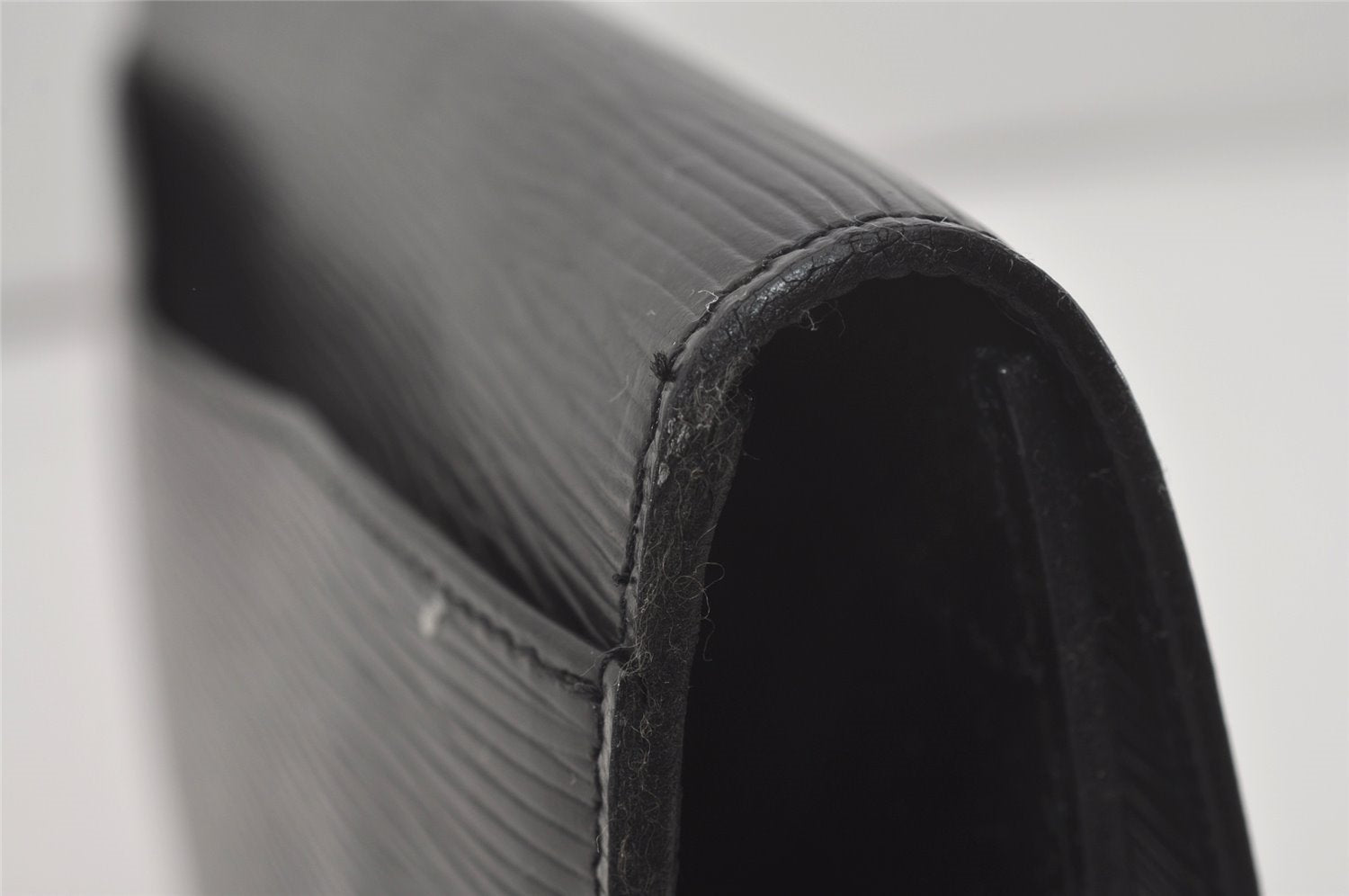 Authentic Louis Vuitton Epi Montaigne 27 Clutch Hand Bag Black M52652 LV 5656I