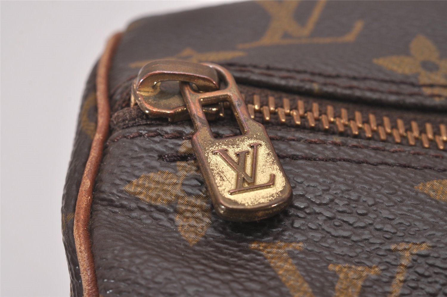 Authentic Louis Vuitton Monogram Papillon 30 Hand Bag Old Model LV 5665I