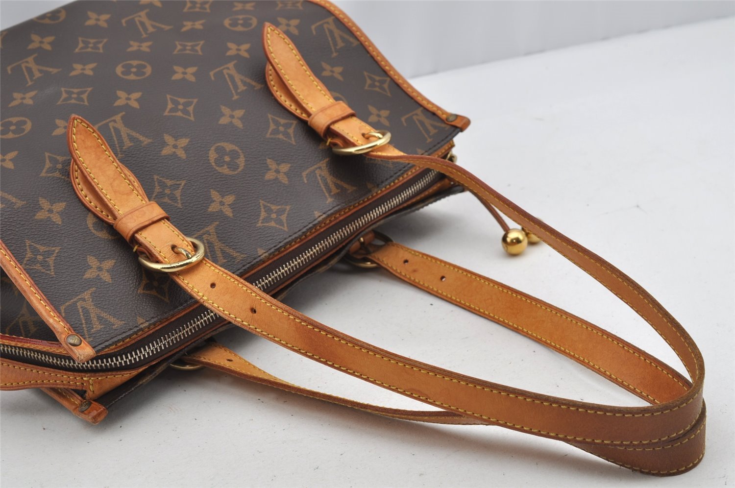 Authentic Louis Vuitton Monogram Popincourt Haut Shoulder Bag M40007 LV 5673I