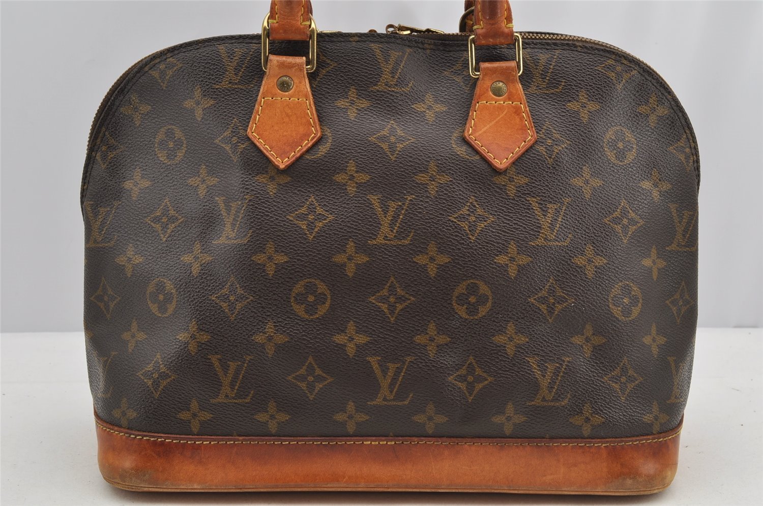 Authentic Louis Vuitton Monogram Alma Hand Bag Purse M51130 LV 5676I