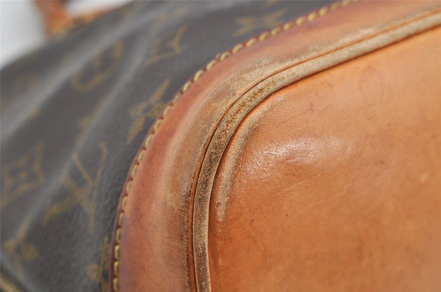 Authentic Louis Vuitton Monogram Alma Hand Bag Purse M51130 LV 5676I