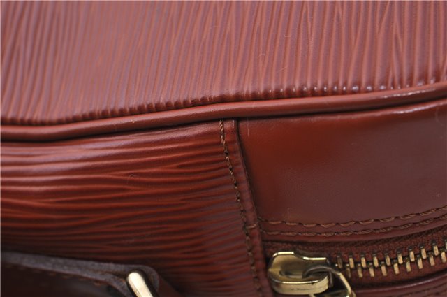 Auth LOUIS VUITTON Epi Trocadero 27 Shoulder Cross Bag Brown M52303 LV 5690C