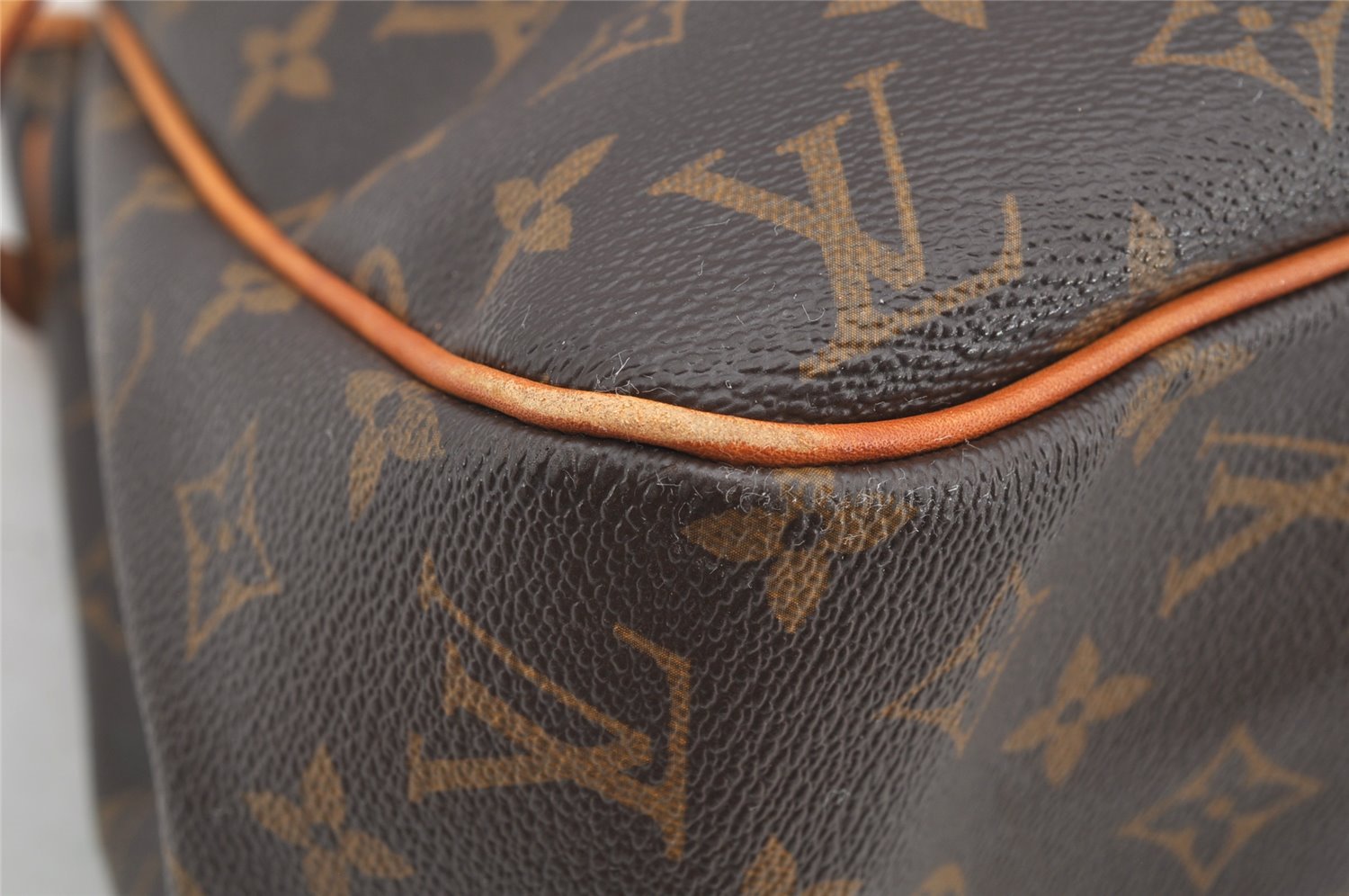 Authentic Louis Vuitton Monogram Batignolles Horizontal Tote Bag M51154 LV 5691I