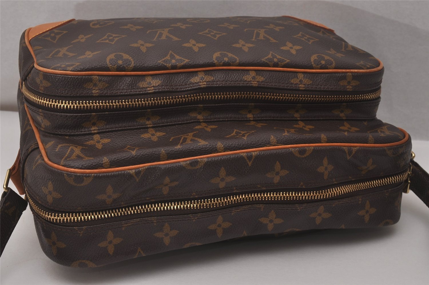 Authentic Louis Vuitton Monogram Nile Shoulder Cross Body Bag M45244 LV 5693I