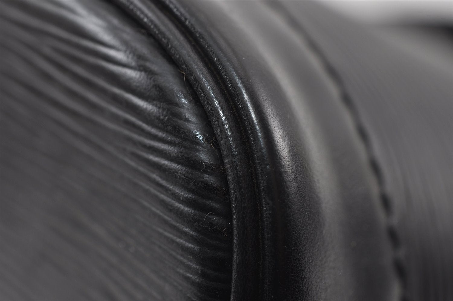 Authentic Louis Vuitton Epi Alma PM Hand Bag Black M40302 LV 5702I