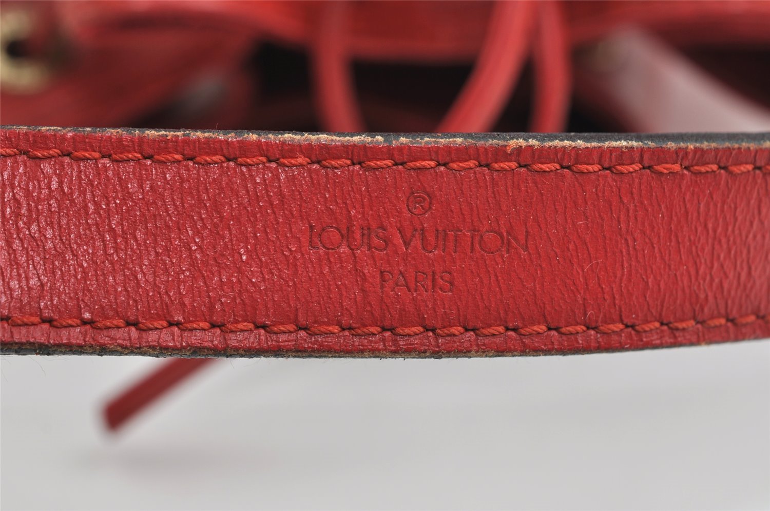 Authentic Louis Vuitton Epi Petit Noe Shoulder Drawstring Bag M44107 Red 5709I