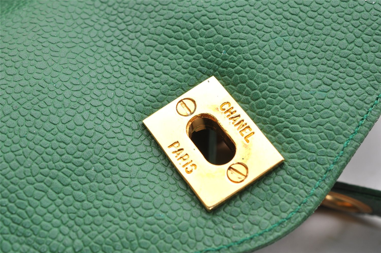 Authentic CHANEL Caviar Skin Vintage CC Logo Chain Shoulder Bag Green Junk 5716I