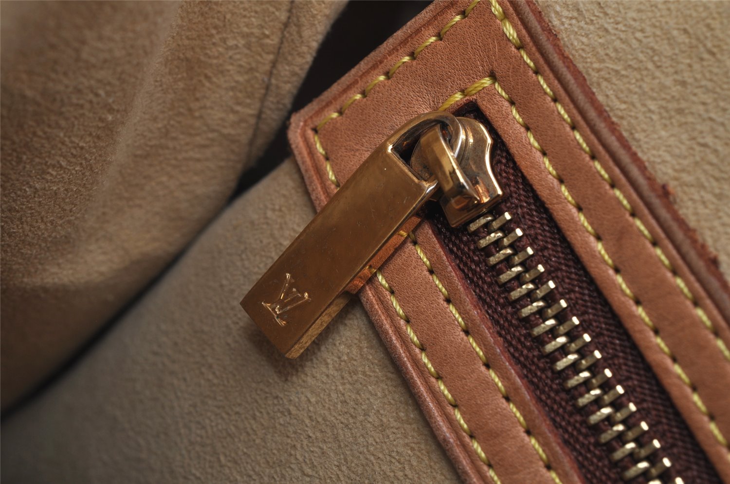 Authentic Louis Vuitton Monogram Looping GM Shoulder Bag M51145 LV Junk 5718I