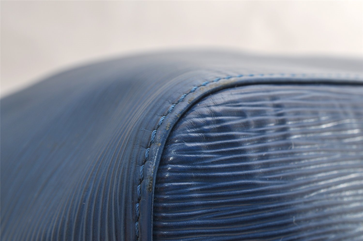 Authentic Louis Vuitton Epi Petit Noe Shoulder Drawstring Bag M44105 Blue 5722I