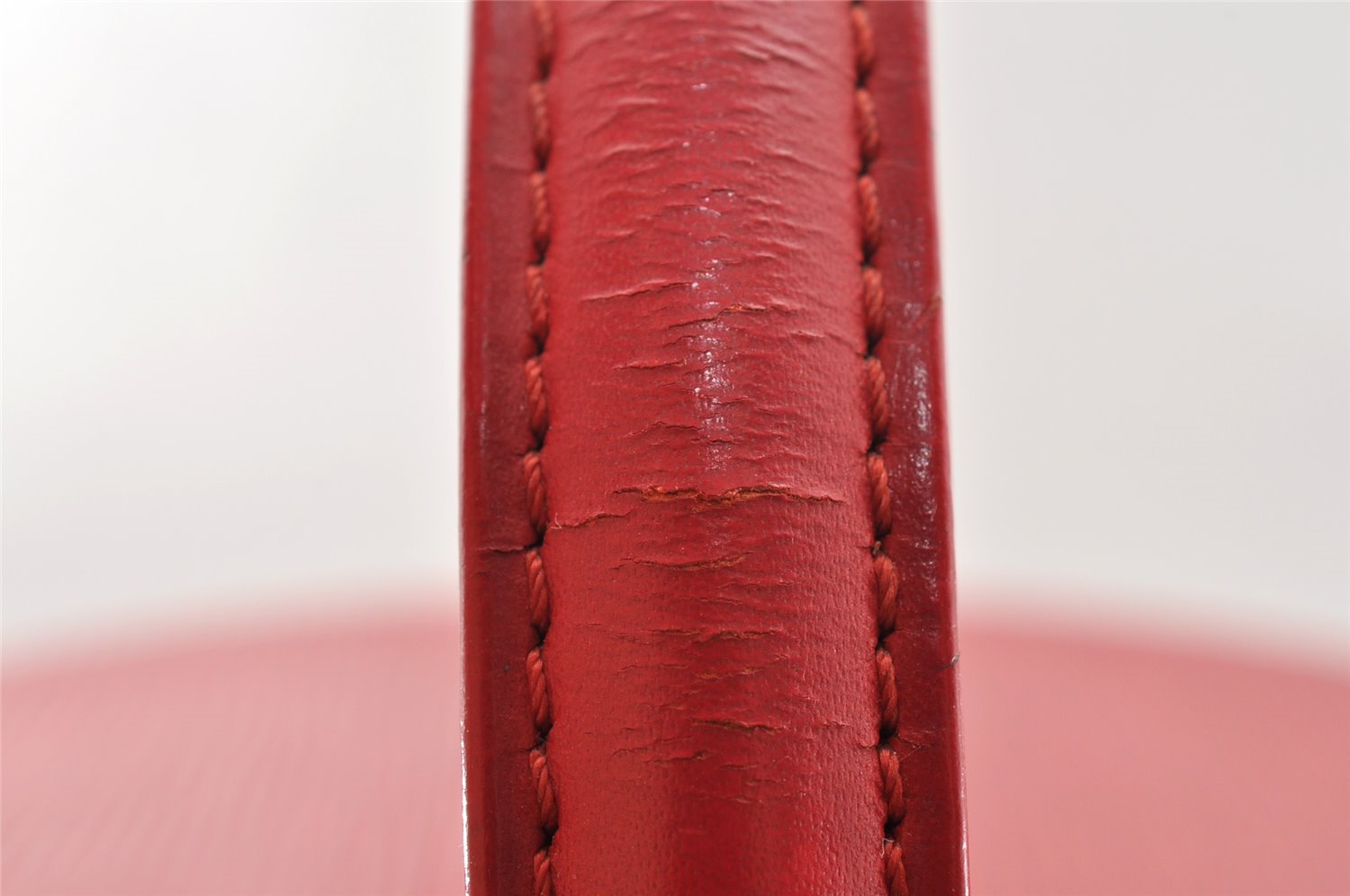 Authentic Louis Vuitton Epi Cannes Red Cosmetic Hand Bag Purse M48037 LV 5744I