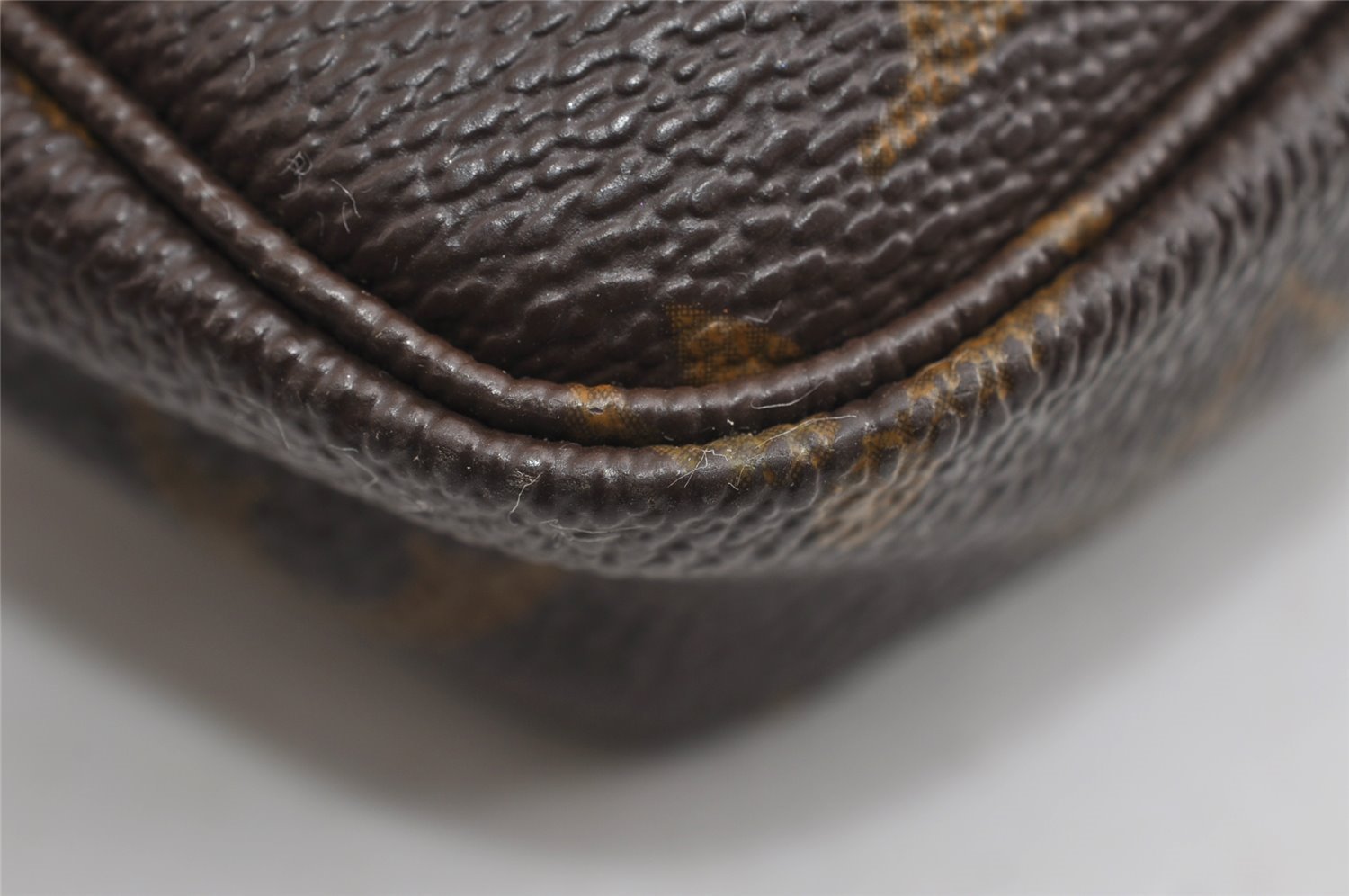 Authentic Louis Vuitton Monogram Pochette Accessoires Pouch M51980 LV 5746I